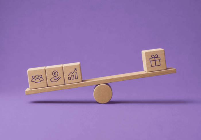 Illustration avec une balance sur laquelle figure différents mécanismes de partage de la valeur.