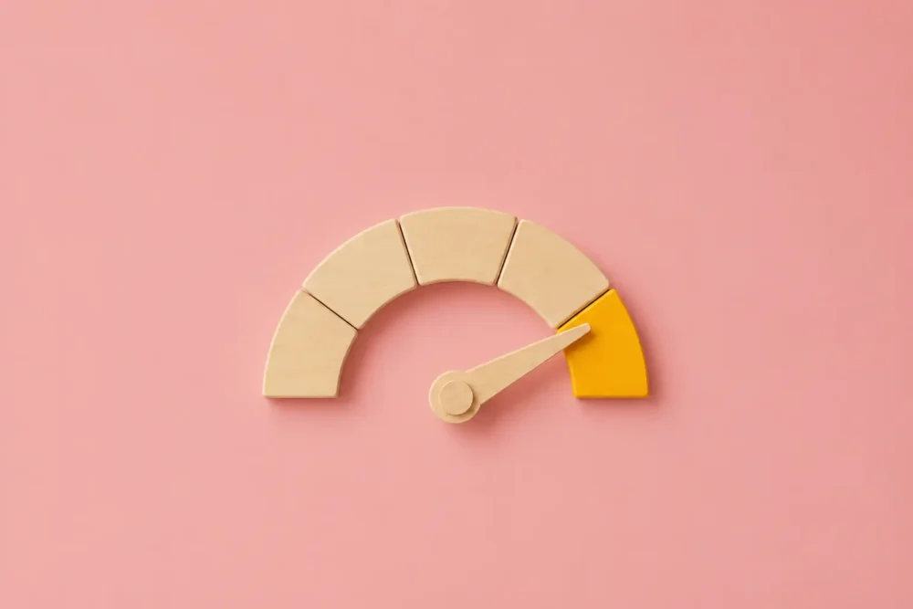 Illustration d'une jauge permettant d'évaluer où se situe votre degré de gestion de votre santé et prévoyance. Plutôt bien structuré ou encore à courir après les dossiers ?