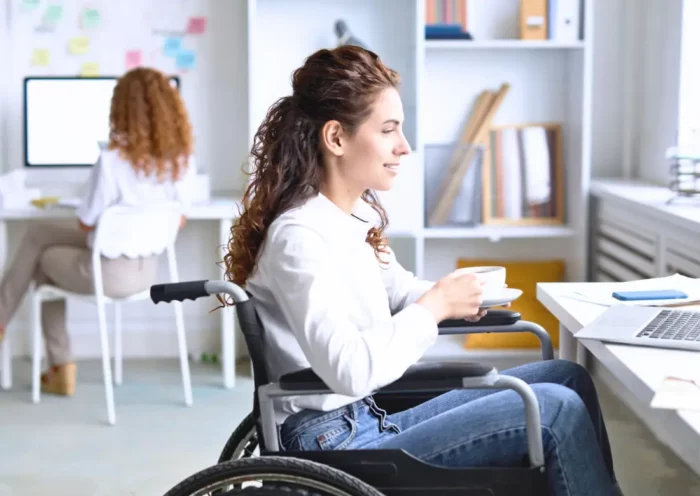 Comprendre l'obligation d'emploi des travailleurs handicapés (OETH) est essentiel pour les entreprises. Cette obligation implique une déclaration annuelle, la DOETH, ainsi que le versement d'une contribution financière.