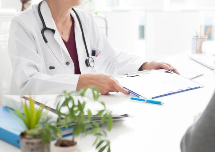 Les services de prévention et de santé au travail (SPST) ont pour mission exclusive d'éviter tout atteinte à la santé des salariés du fait de leur travail.
