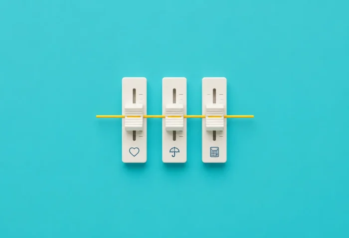 Illustration avec trois variateurs positionnés sur le même niveau pour illustrer le langage commun de la santé, prévoyance et paie.