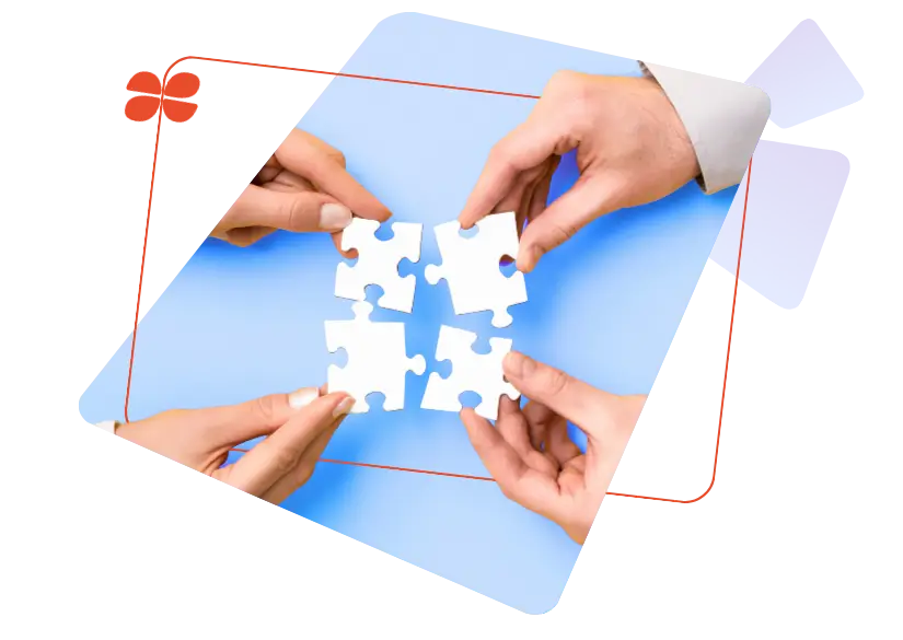 Mains assemblant des pièces de puzzle, illustrant la conformité santé et prévoyance automatisée et intégrée à la paie malgré les évolutions de l’entreprise